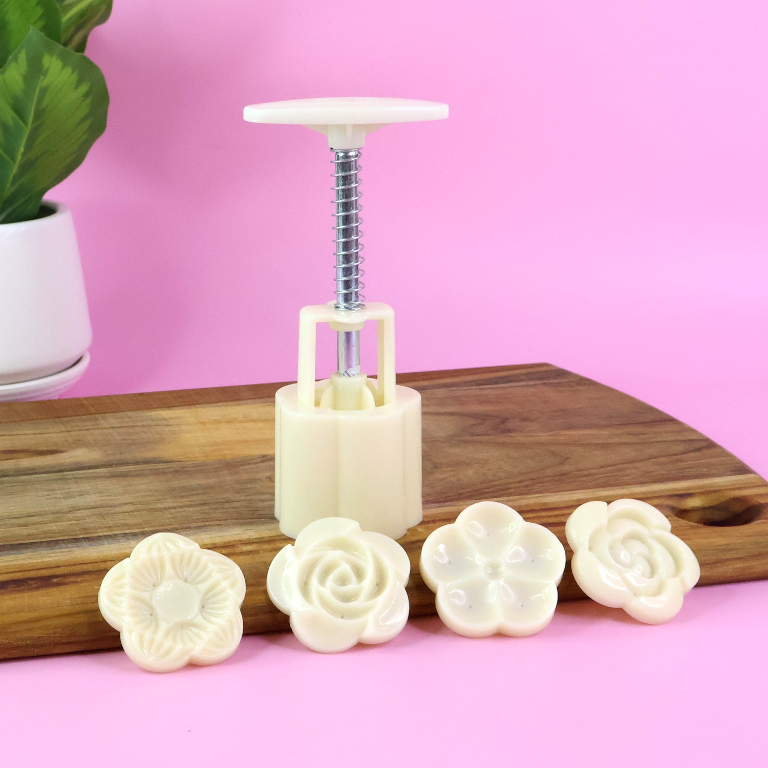 Mooncake Press Mold – 4 Floral Stamps for Perfect Baking