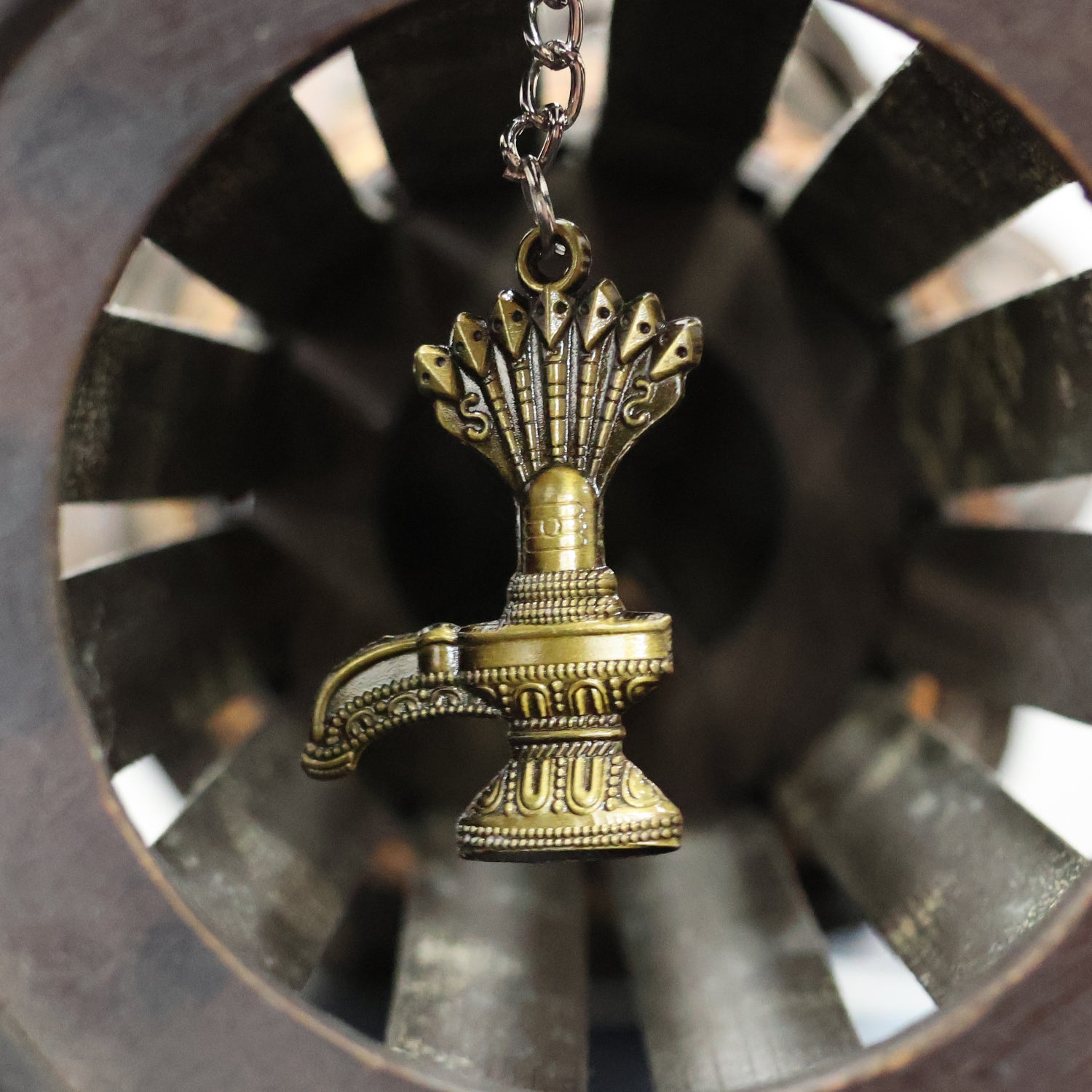 Lord Shiva Shivaling Metal Keychain – Durable Spiritual Accessory