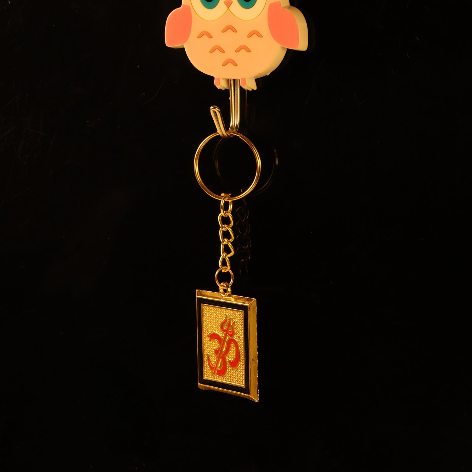Om Trishul Keychain – Durable Golden Metal Accessory