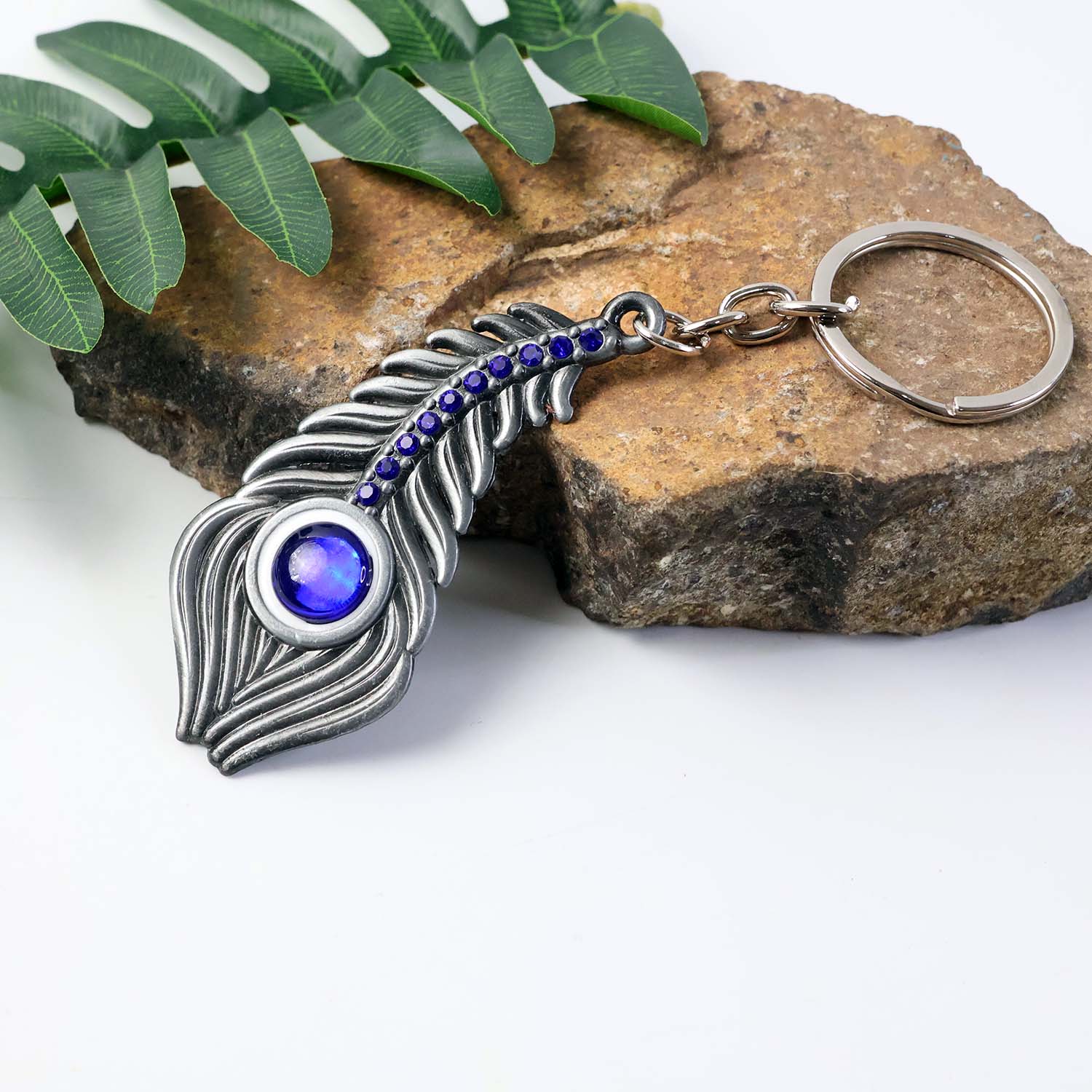 Peacock Feather Keychain – Elegant Metal with Blue Gem Accent